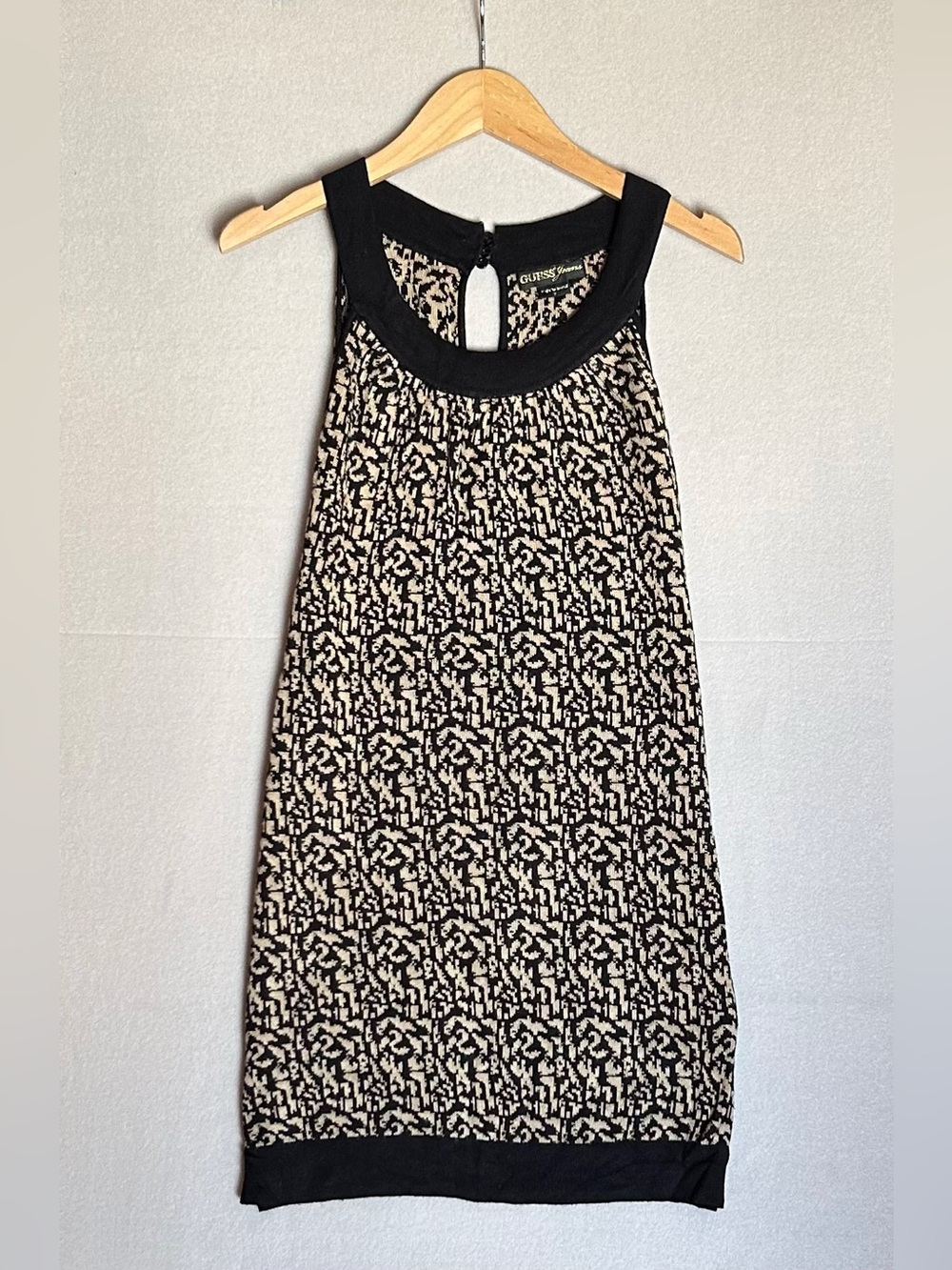 💜 GUESS Black and Cream Jacquard Knit Sleeveless Shift Dress
